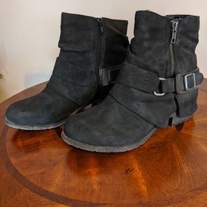 Pop Black Distress Boots